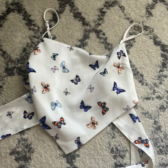 Forever 21 Tops - Forever 21 Butterfly Scarf Crop Top Women’s Small